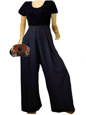 JEFFREY & DARA VINTAGE 1990'S BLACK VELVET & BEAD ACCENT JUMPSUIT (12)